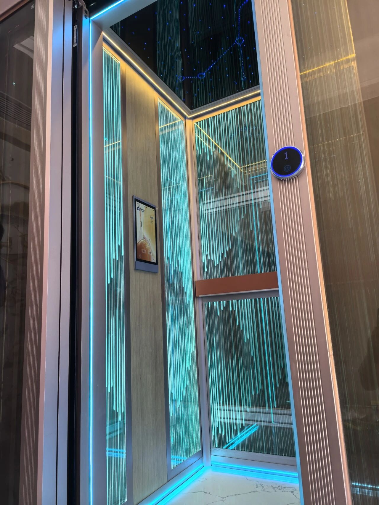 现代风格别墅电梯选法立奥，用科技美学点亮品质生活