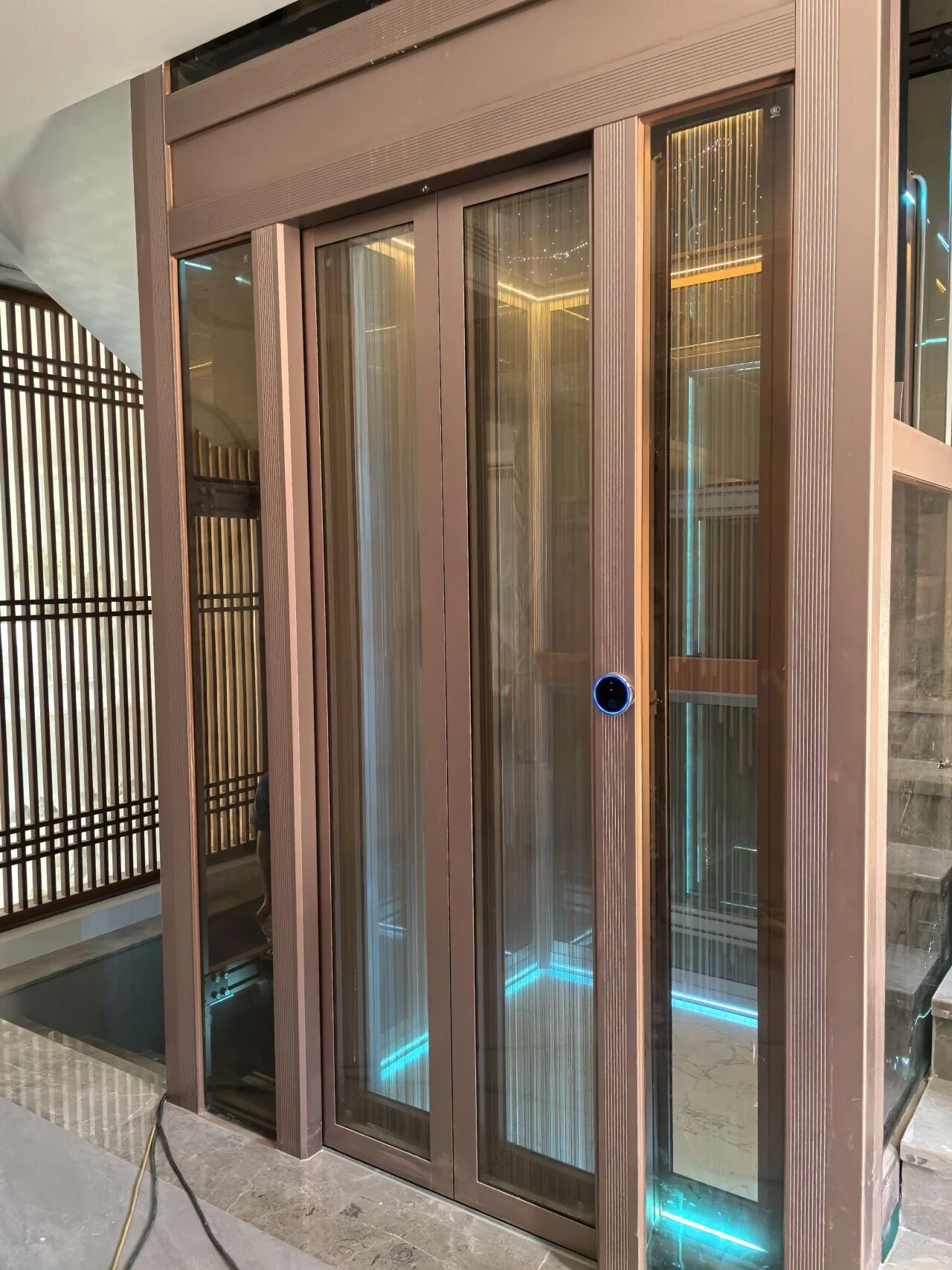 现代风格别墅电梯选法立奥，用科技美学点亮品质生活